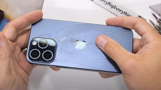 Häufige Fehler beim iPhone 15 Pro Max Leicht zerbrechlich 